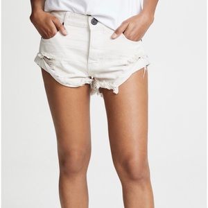 One Teaspoon Shorts in white size 25